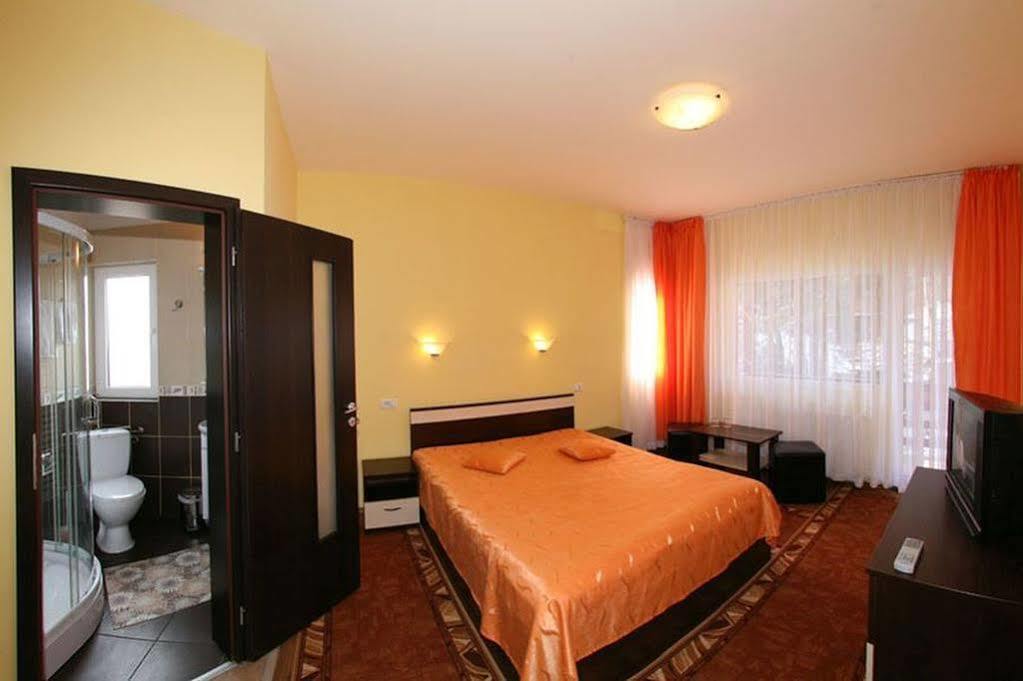 Pension Master Sinaia Buitenkant foto